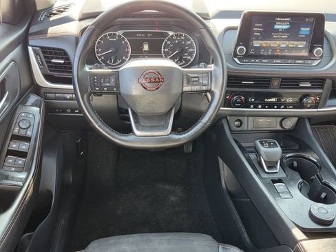 Used 2025 Nissan Rogue SV AWD/4WD image 11