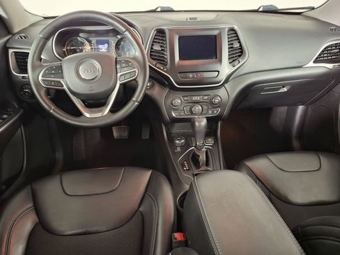 Used 2019 Jeep Cherokee Latitude Plus w/ Cold Weather Group image 10