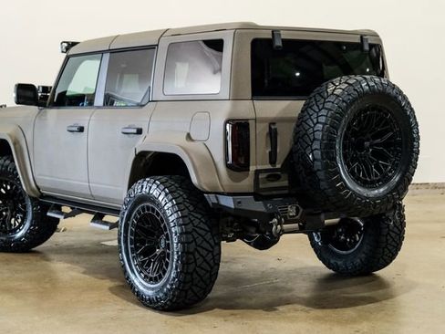 Used 2025 Ford Bronco Badlands image 45