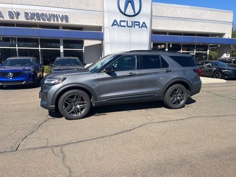 Used 2025 Ford Explorer ST-Line w/ ST-Line Street Pack AWD/4WD image 34