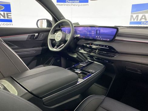 Certified 2025 Buick Enclave Sport Touring w/ Power Package FWD image 27