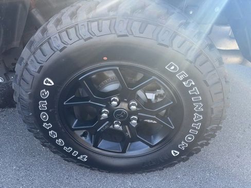 Used 2024 Jeep Gladiator Sport image 14