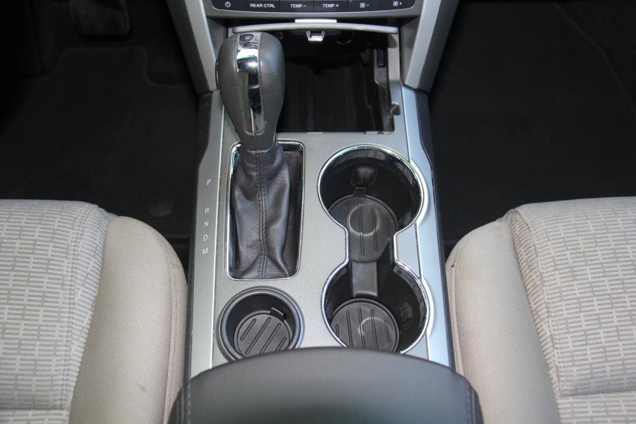 Used 2015 Ford Explorer XLT FWD image 17