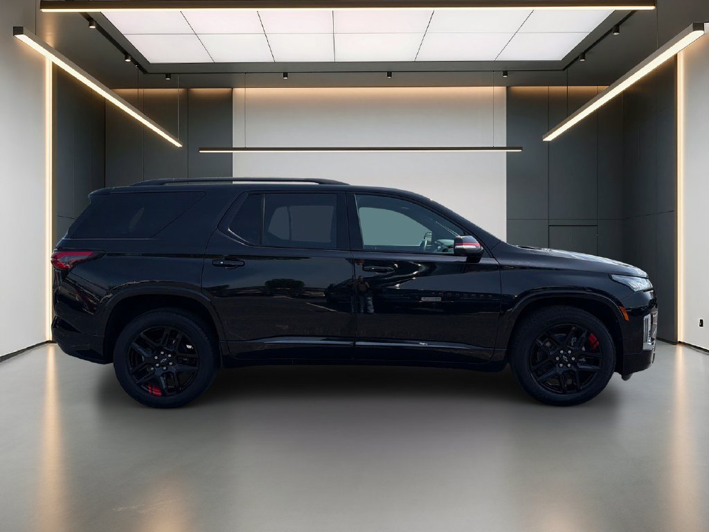 Used 2022 Chevrolet Traverse Premier w/ Redline Edition FWD image 7