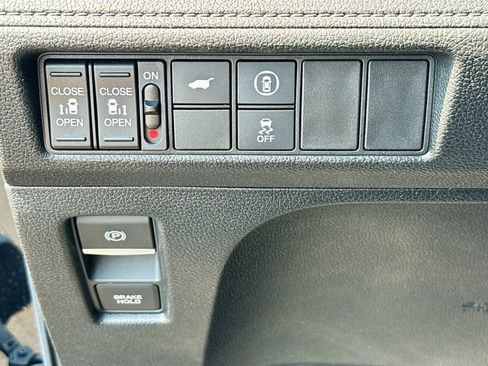 Used 2023 Honda Odyssey EX-L image 13