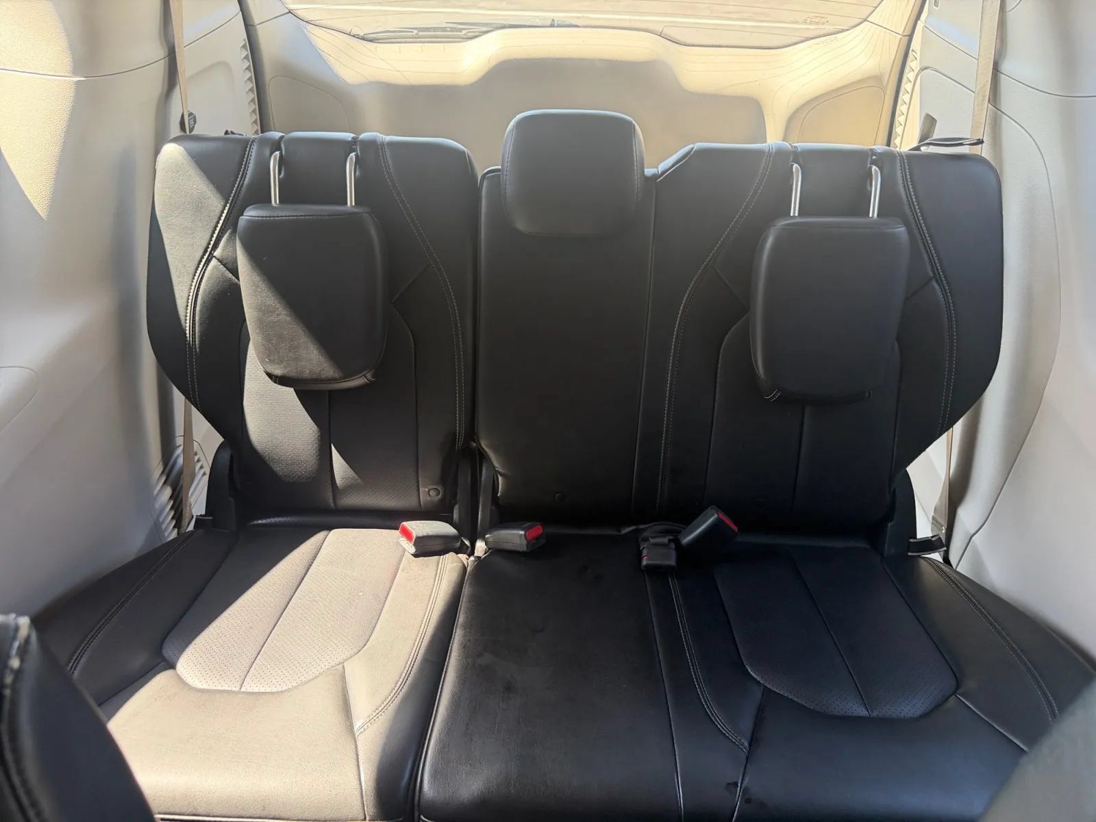 Used 2020 Chrysler Voyager Lxi FWD image 18