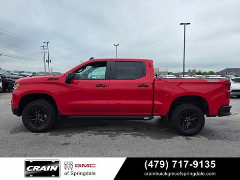Used 2024 Chevrolet Silverado 1500 LT Trail Boss w/ Convenience Package II AWD/4WD image 4