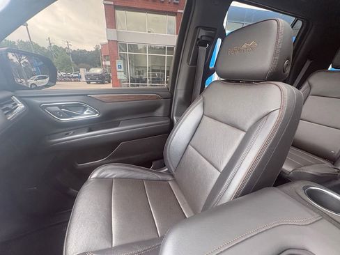 Used 2023 Chevrolet Tahoe High Country w/ Premium Package 2 AWD/4WD image 10