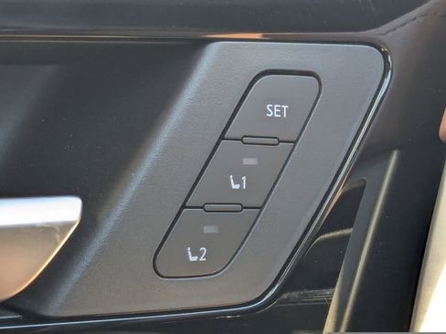 Used 2025 Mitsubishi Outlander SEL image 38