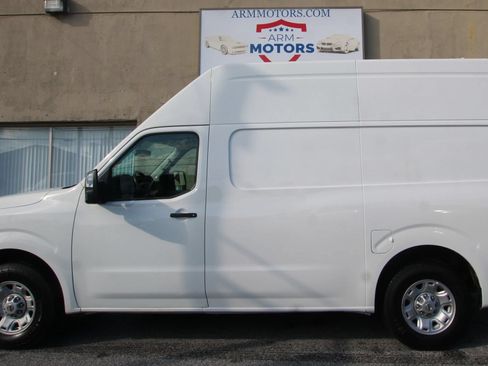 Used 2017 Nissan NV 3500 SV RWD image 5