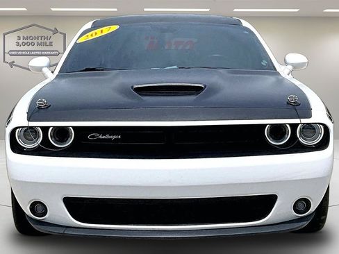 Used 2017 Dodge Challenger R/T w/ Quick Order Package 22P T/A RWD image 2