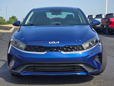 Used 2024 Kia Forte LXS FWD image 3