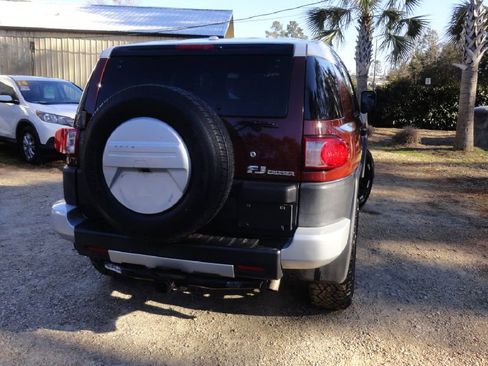 Used 2011 Toyota FJ Cruiser 2WD w/ Convenience Pkg image 6