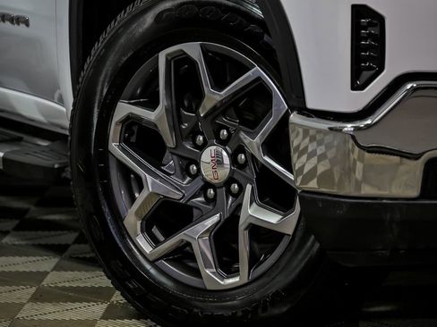 Used 2023 GMC Sierra 1500 SLT w/ SLT Convenience Package image 3