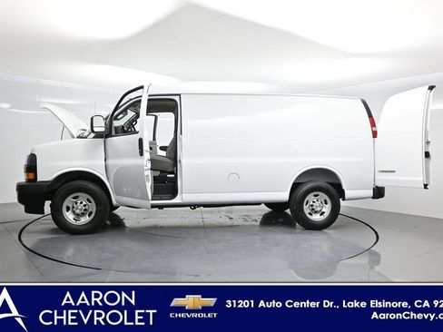 New 2026 Chevrolet Express 2500 w/ Driver Convenience Package RWD image 47