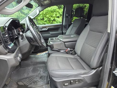 Used 2023 Chevrolet Silverado 1500 LT w/ Z71 Off-Road Package AWD/4WD image 8
