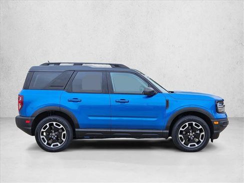 Used 2022 Ford Bronco Sport Outer Banks w/ Tech Package AWD/4WD image 4