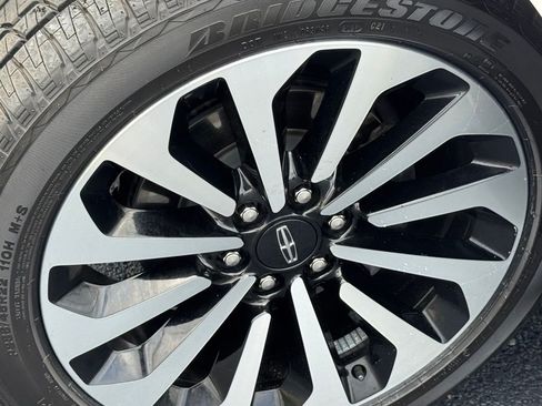 Used 2024 Lincoln Navigator L Reserve AWD/4WD image 12