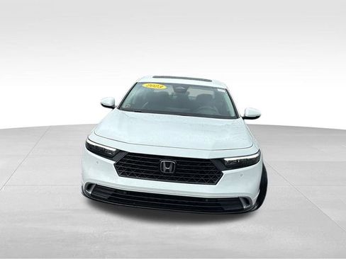 Used 2023 Honda Accord Touring image 2