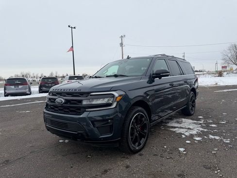 Used 2022 Ford Expedition Max Limited image 11