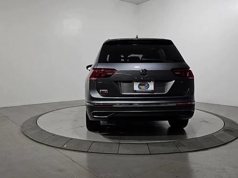 Used 2022 Volkswagen Tiguan SE AWD/4WD image 4