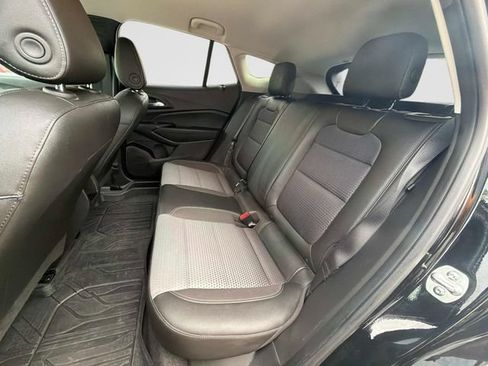 Used 2024 Chevrolet Trax LT FWD image 16