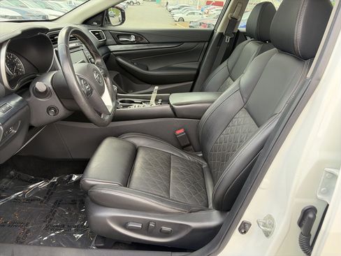Used 2019 Nissan Maxima Platinum FWD image 16