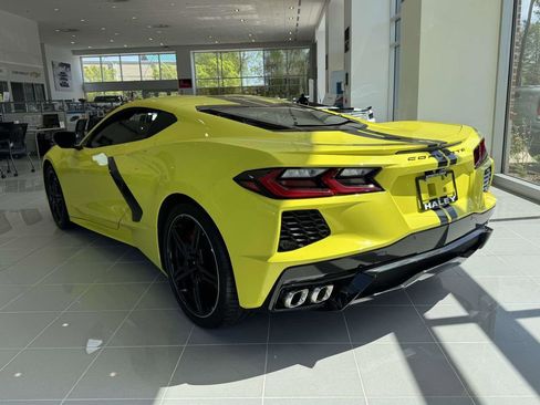 Used 2021 Chevrolet Corvette Stingray Coupe w/ 1LT RWD image 25