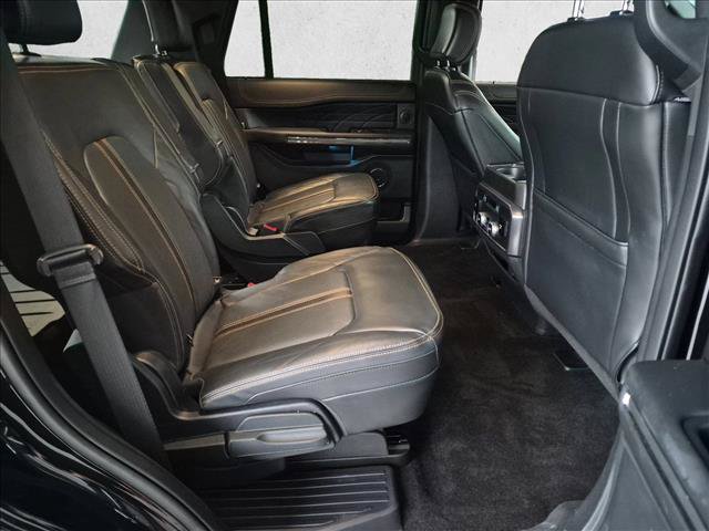 Used 2022 Ford Expedition Platinum AWD/4WD image 18