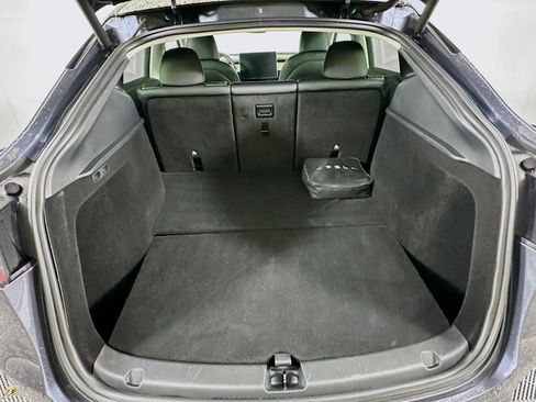 Used 2023 Tesla Model Y 2WD image 28