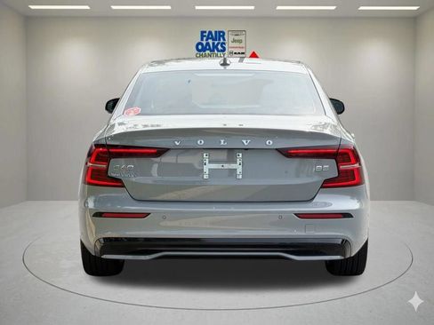 Used 2025 Volvo S60 B5 Plus FWD image 8