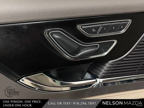 Used 2022 Lincoln Corsair FWD w/ Premium Package image 17