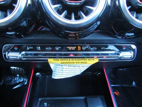 Used 2023 Mercedes-Benz EQB 300 4MATIC image 46