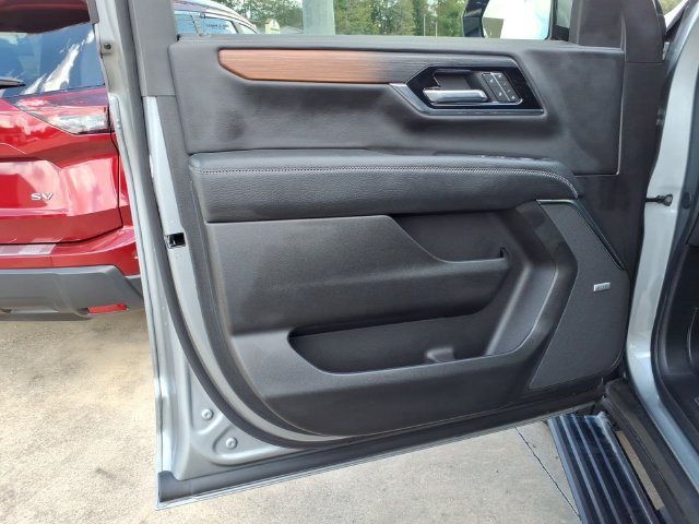 Used 2025 GMC Yukon Denali w/ Sun & Power Step Package AWD/4WD image 24