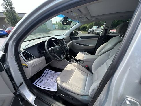 Used 2018 Hyundai Tucson Value FWD image 12
