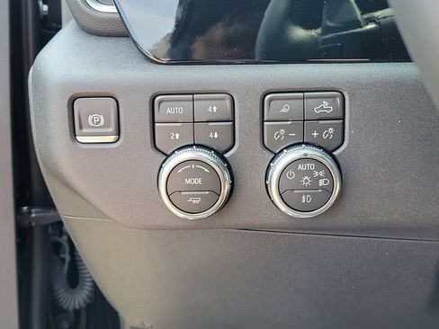 New 2026 GMC Sierra 1500 Elevation w/ Elevation Premium Package AWD/4WD image 21