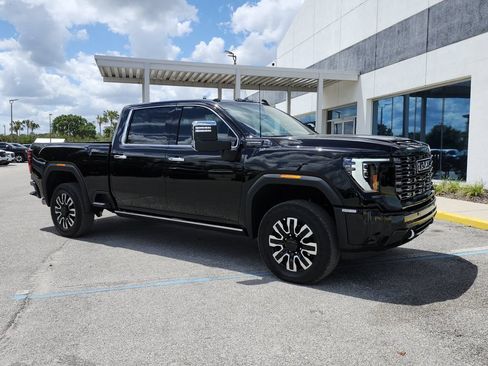 Used 2025 GMC Sierra 2500 Denali Ultimate AWD/4WD image 2
