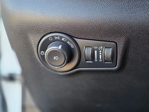 Used 2023 Jeep Compass Trailhawk image 42