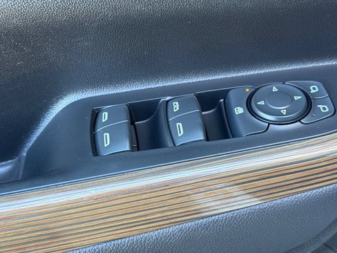 Used 2023 GMC Acadia SLE w/ Driver Convenience Package AWD/4WD image 11