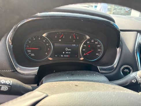 Used 2023 Chevrolet Traverse LT w/ Rear Camera Mirror Package AWD/4WD image 25