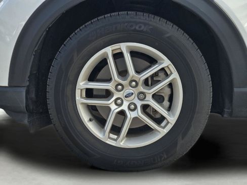 Certified 2025 Ford Explorer Active w/ Active Comfort Package RWD image 11