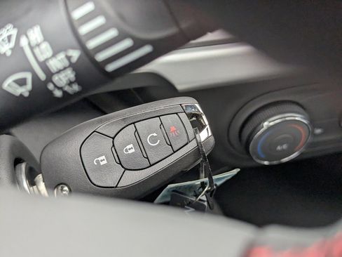 New 2026 Chevrolet Trax RS w/ Sunroof Package image 22