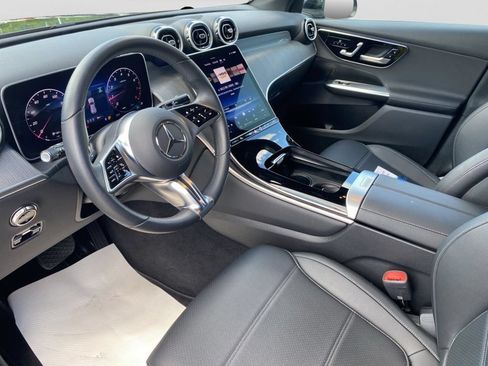 Used 2025 Mercedes-Benz GLC 300 image 21