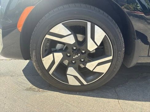 Certified 2025 Kia Soul GT-Line FWD image 12