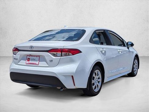 Used 2025 Toyota Corolla LE FWD image 5