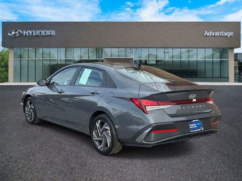 Certified 2025 Hyundai Elantra Sport image 7