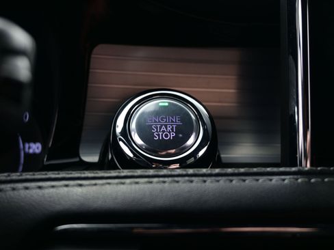 Used 2022 Lincoln Corsair AWD w/ Premium Package image 24