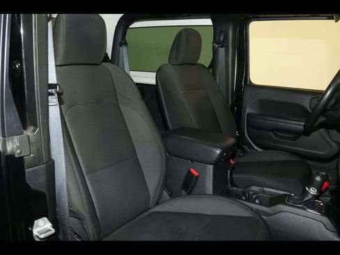Used 2021 Jeep Wrangler Sport S image 25