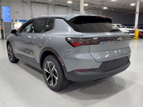 New 2026 Chevrolet Equinox EV LT image 9