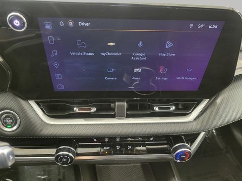 Used 2025 Chevrolet Equinox LT image 8